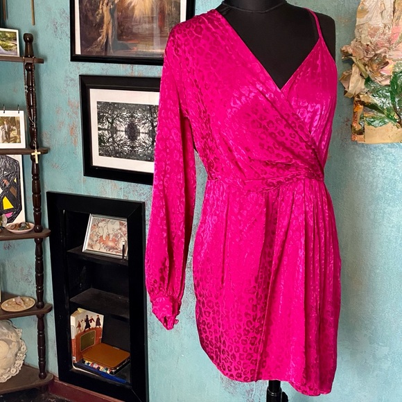 Topshop Dresses & Skirts - TOPSHOP Asymmetrical One Sleeve Satin Dress